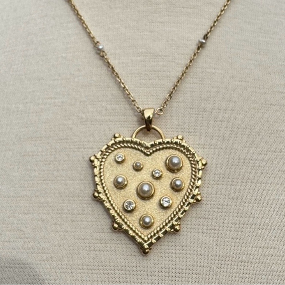 Jane Win “Love is in the Air” pendant and chain. Gold Heart Pendant Necklace